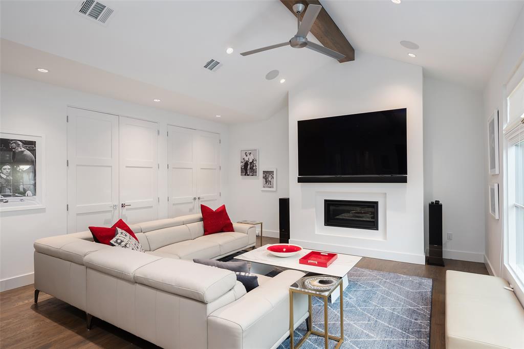 University Blvd Terrace - Residential