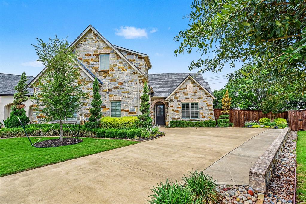 2401 Prestwick Drive