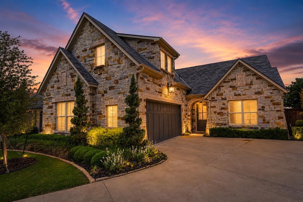 2401 Prestwick Drive