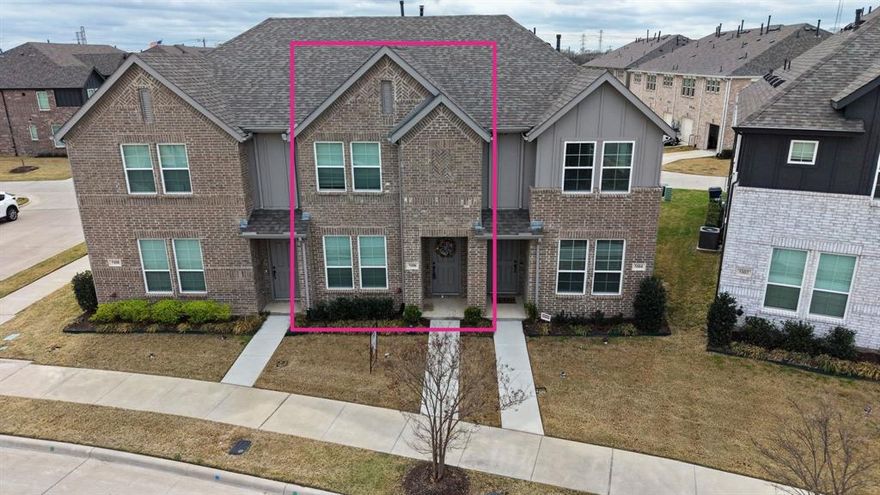 Rare park-facing townhome in the highly sought-after Heritage Subdivision in Haltom City. This beautiful 2-bed, 2-bath home with a 1-car garage features a unique floor plan with a bedroom and full bath on the first floor, and the living area, kitchen, and primary suite upstairs.
Modern kitchen with quartz countertops, large island, and stainless appliances. Conveniently located near Hwy 820, 377, I-35, and DFW Airport.