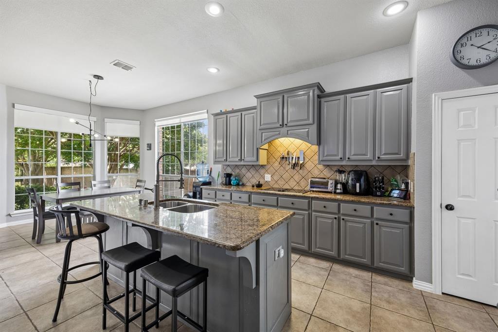 6211 Crestridge Lane