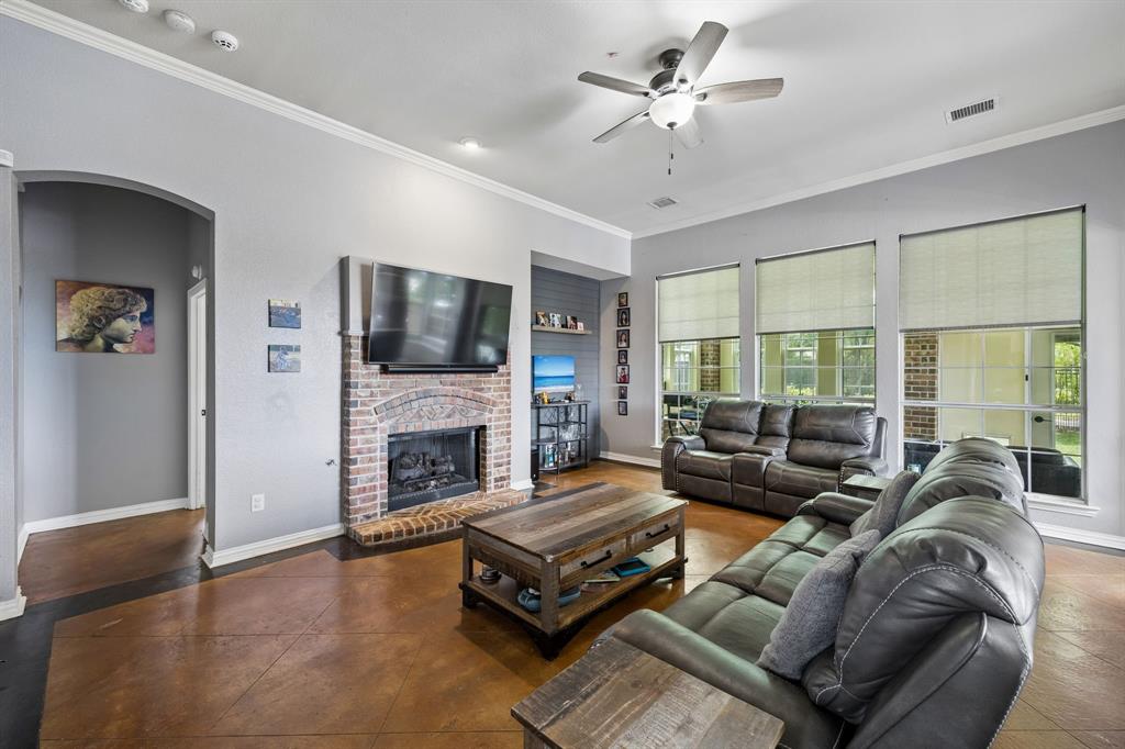 6211 Crestridge Lane