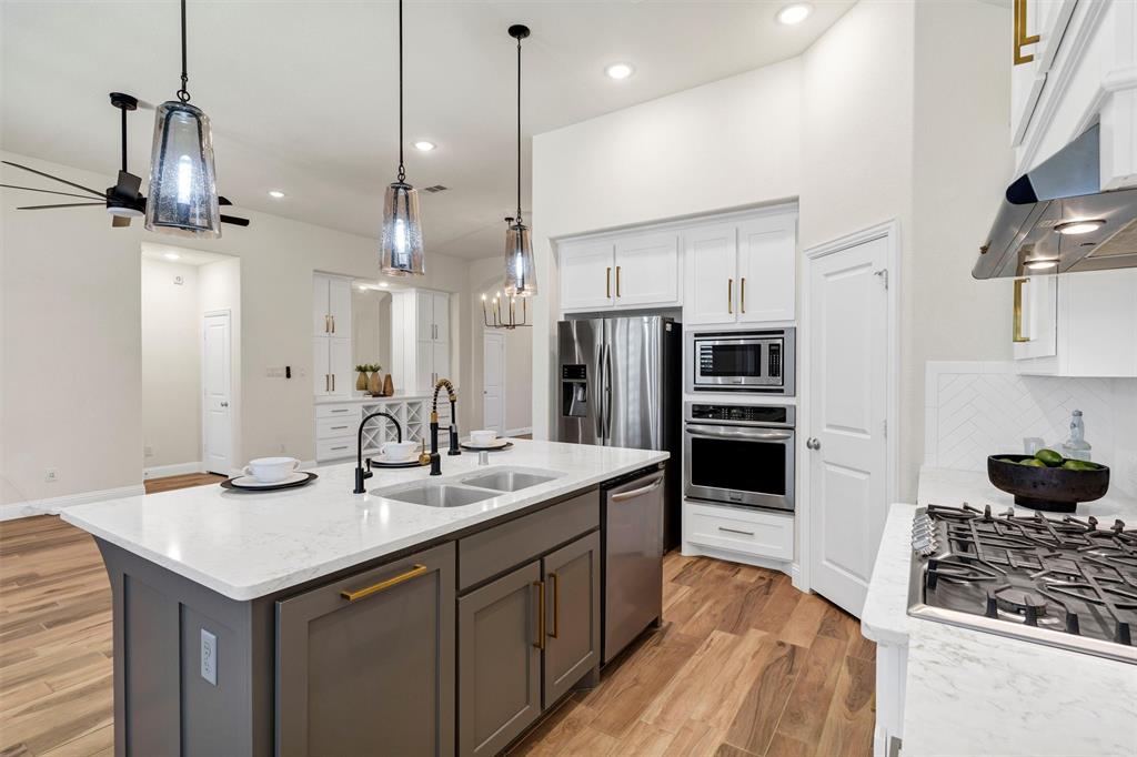 Fort Worth, Texas 76008, United States, 3 Bedrooms Bedrooms, ,3 BathroomsBathrooms,Residential,Active,215411