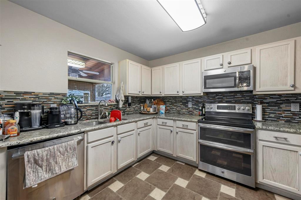 8108 Canoe Ridge Lane
