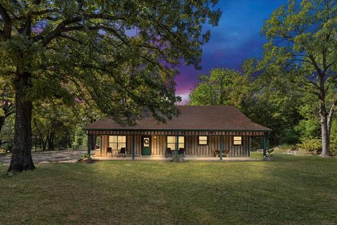 230 Rs County Road 1491 Point TX 75472