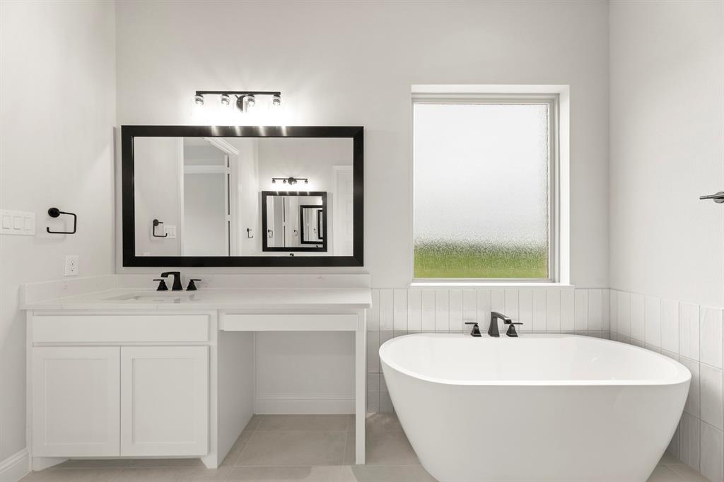 Las Brisas - Residential