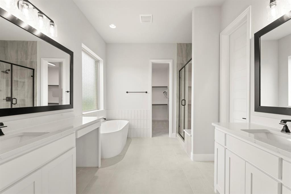 Las Brisas - Residential