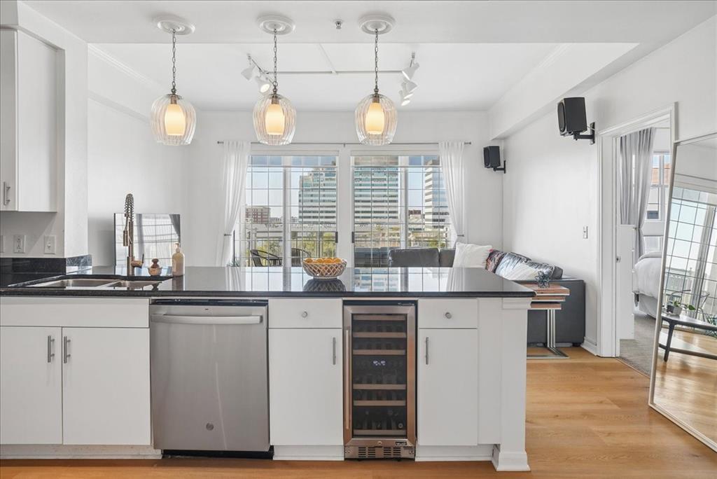 Renaissance-Turtle Crk Condo - Residential