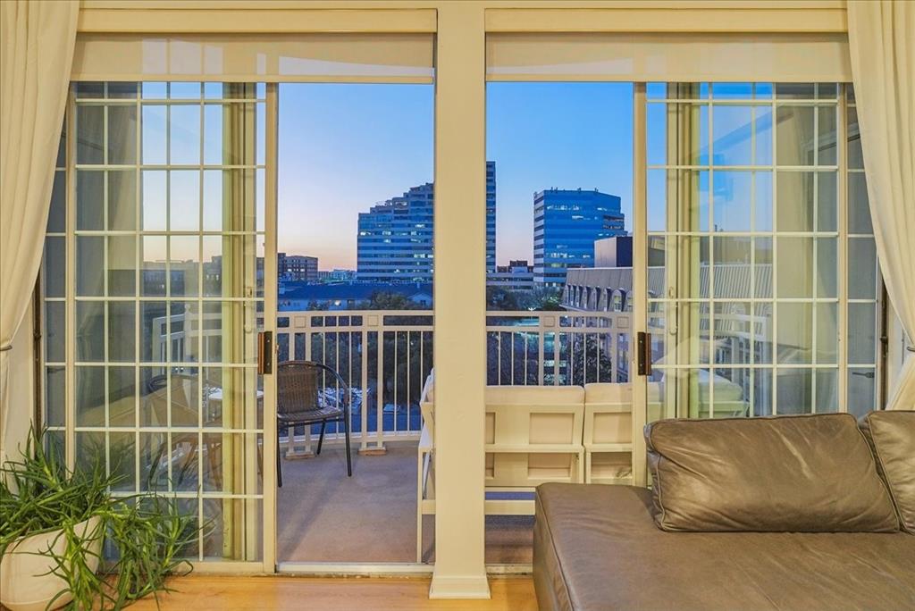 Renaissance-Turtle Crk Condo - Residential