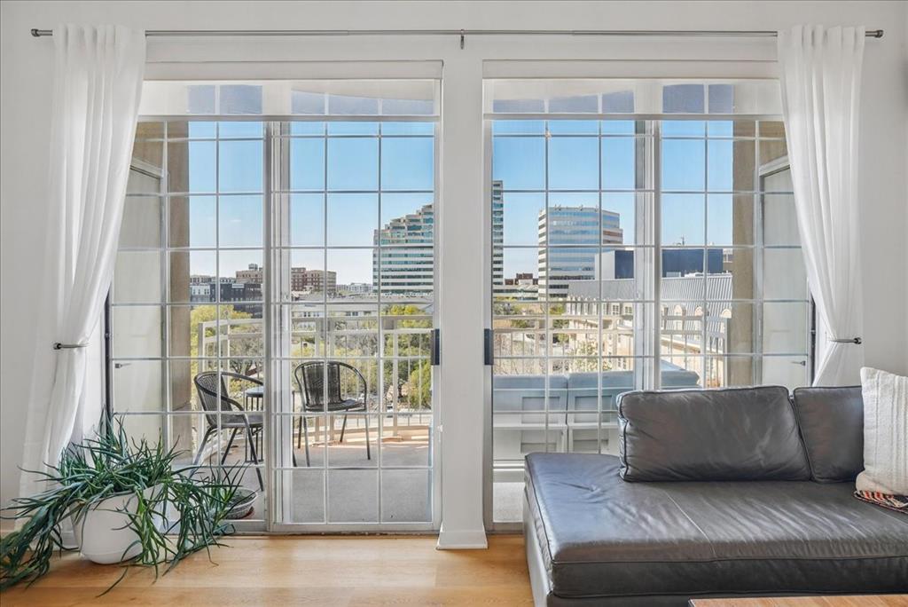 Renaissance-Turtle Crk Condo - Residential