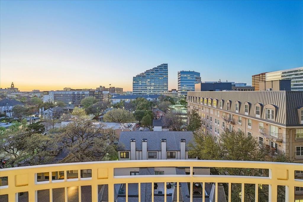 Renaissance-Turtle Crk Condo - Residential