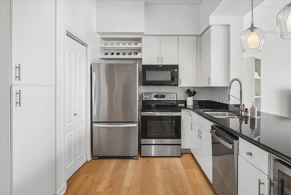 Renaissance-Turtle Crk Condo - Residential