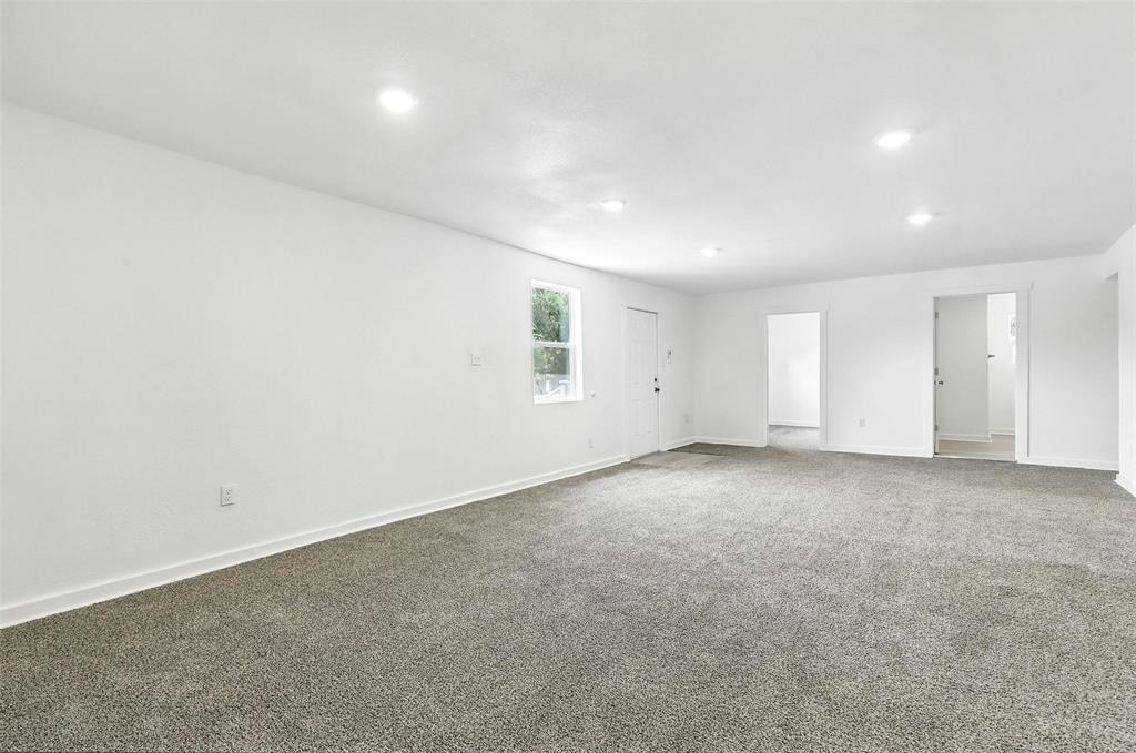 2612 S Oak Trail