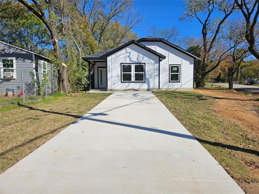New home ready mid December for move in! Rent this brand new house just in time for the new year. Home contains beautiful granite throughout, Luxury Vinyl flooring and open concept living. Home is just a few short minutes from downtown and is centrally located to all major attractions in DFW. Home will have Stove, dishwasher and microwave included.
Must make 2.5x rent and no evictions on file. No vouchers.