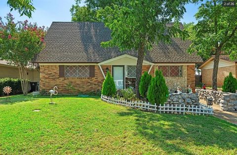 1404 Tatum Drive Arlington TX 76012