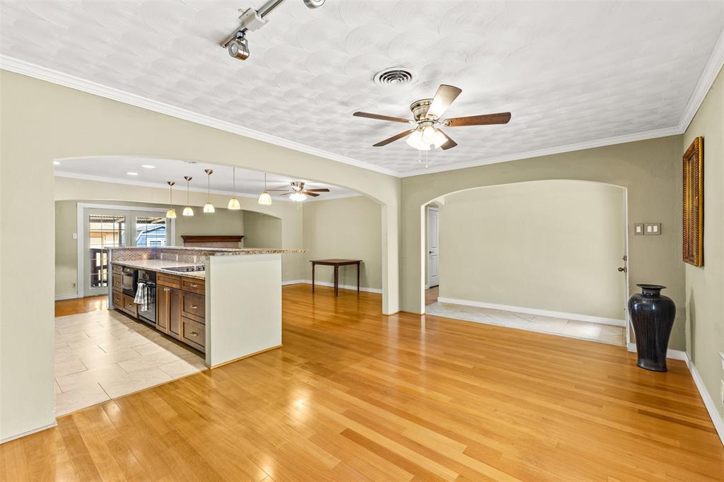 2401 Cardinal Lane