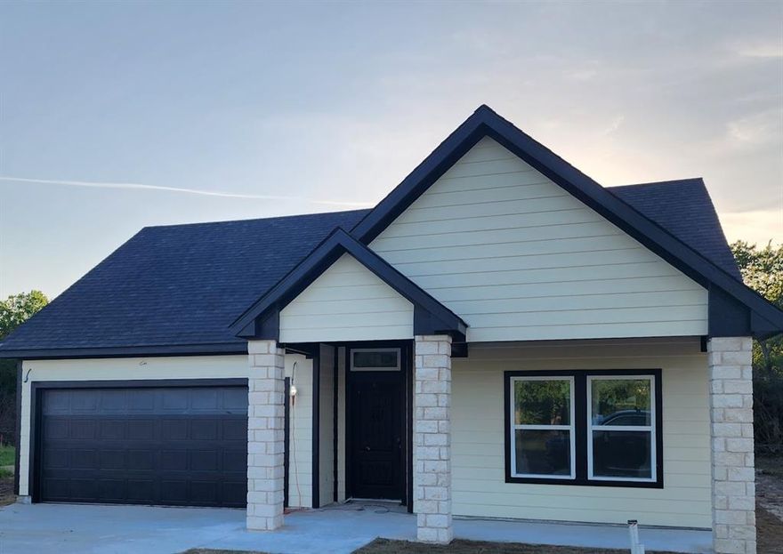 Motivated builder – new construction home currently under construction! This inviting 1-story home features 4 bedrooms, 2 bathrooms, a 2-car front-entry garage, and a comfortable open layout designed for everyday living. Enjoy stylish finishes throughout, including premium vinyl wood-look plank flooring, ceramic tile in bathrooms, and a relaxing primary suite with a standalone soaking tub and separate shower. The kitchen will include electric stainless steel appliances (stove, dishwasher, microwave) and granite or quartz countertops (TBD). Energy-efficient, all-electric home includes a 3-ton HVAC system, electric water heater, and upgraded fixtures. Enjoy outdoor living with family and friends under the covered porch, perfect for relaxing or entertaining. Builder is motivated—CONCESSIONS will be given! Don’t miss this opportunity.
*Photos are a representation of the home and may vary from actual construction. Final finishes and features are subject to change*