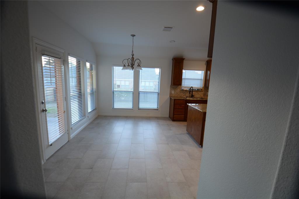 3004 Glenwood Court