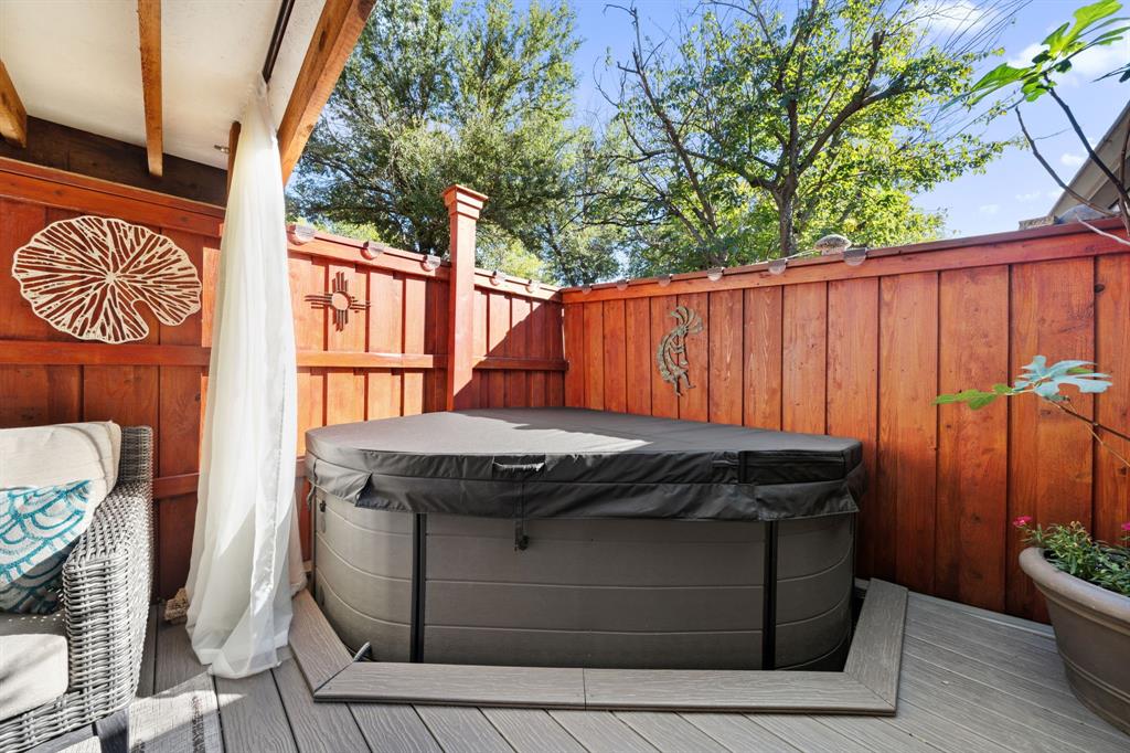 White Rock West Condo - Residential