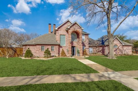 944 Hills Creek Drive McKinney TX 75072