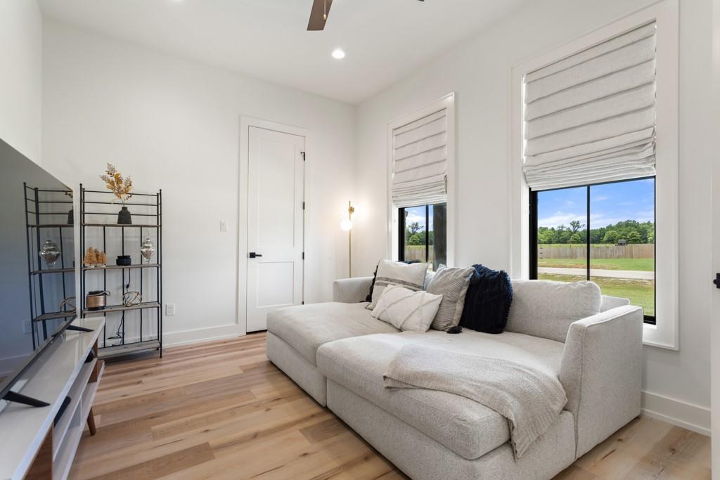 21815 Country Meadows
