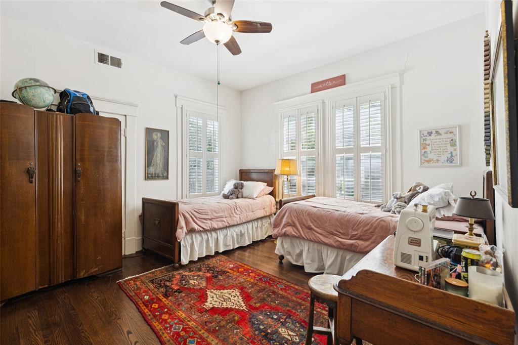 Winnetka Heights - Residential