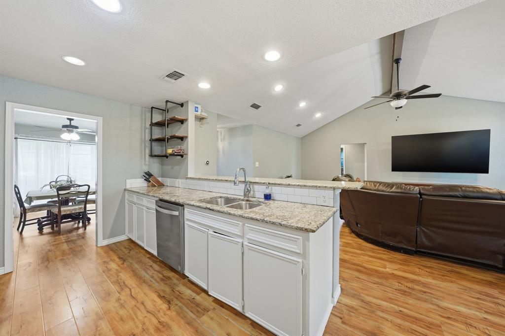 6521 Riviera Drive