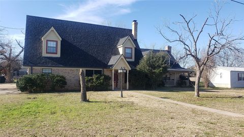 A home in Mineral Wells