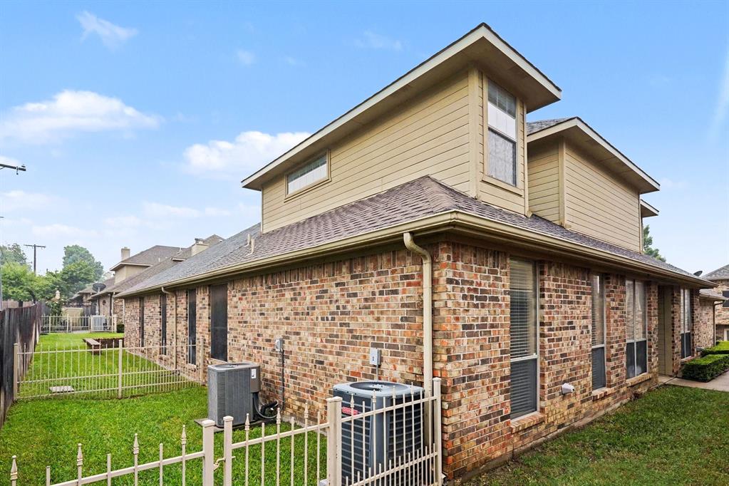 Woodland Park Twnhms Addition - Residential