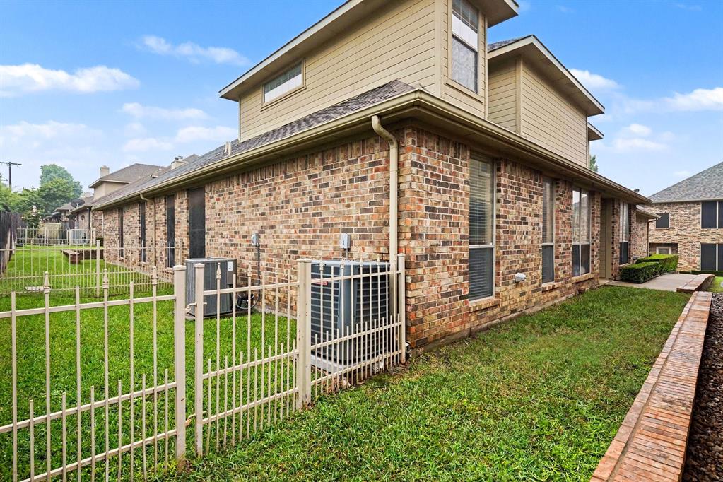 Woodland Park Twnhms Addition - Residential