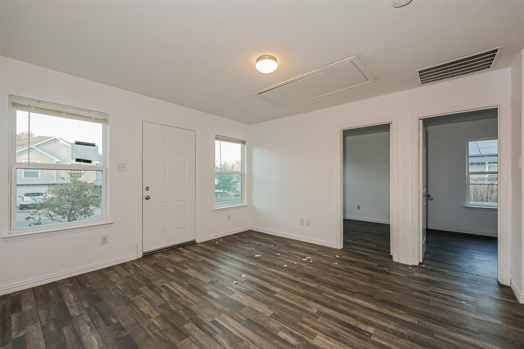 1216 E Powell Avenue