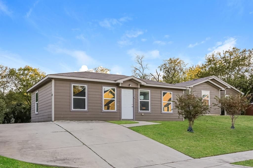 1216 E Powell Avenue