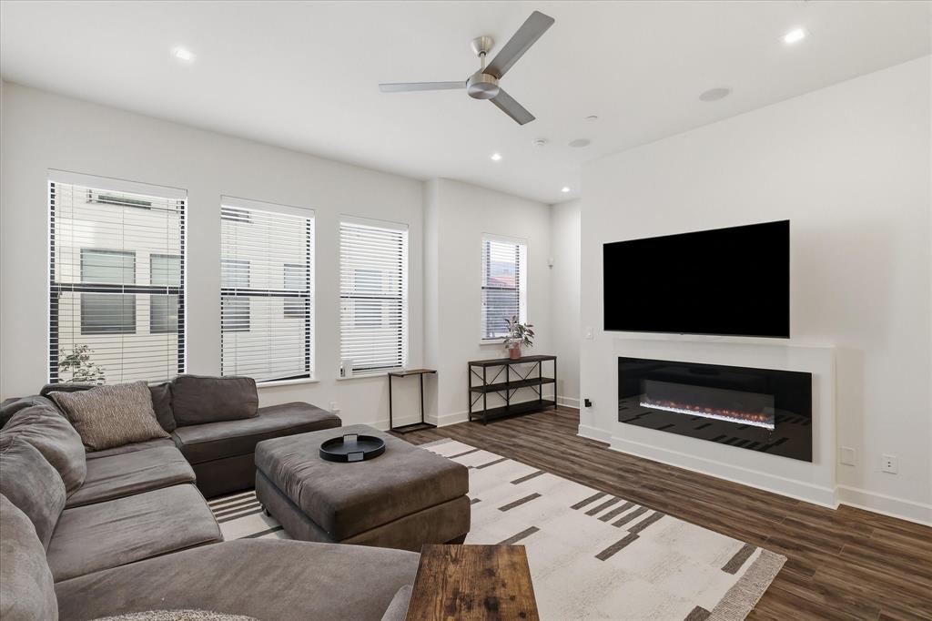 1813 Park Avenue 106