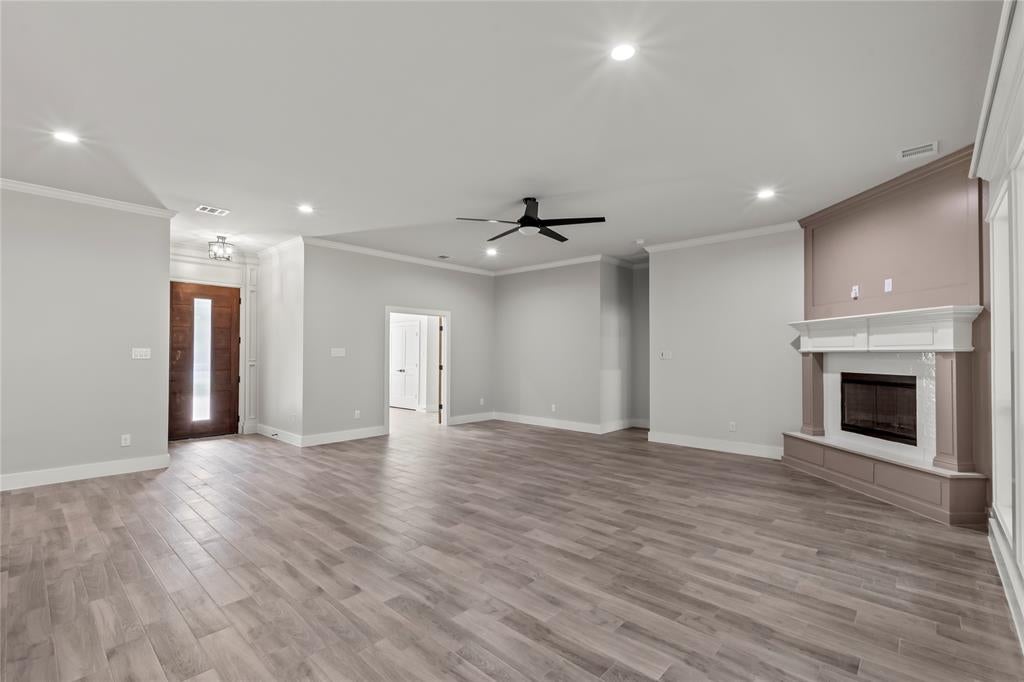 128 Saint Andrews Drive E