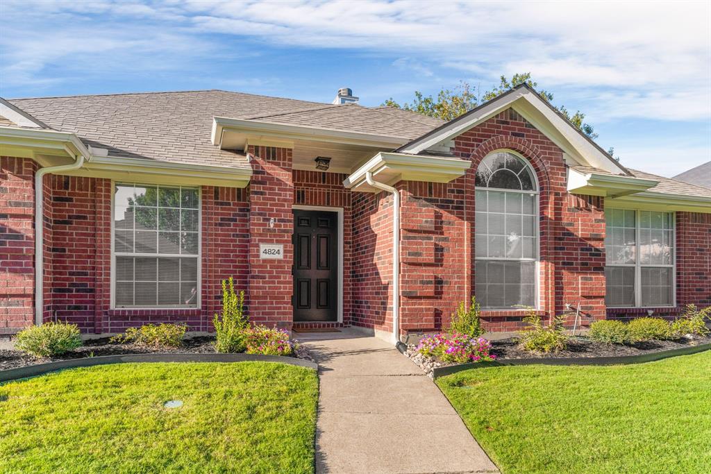 4824 Spanishmoss Drive