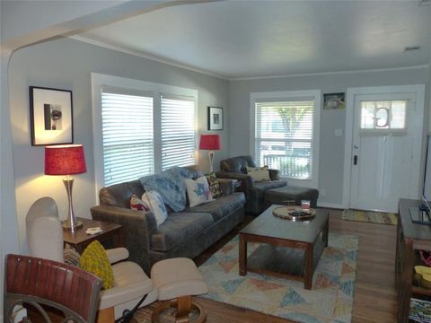 Tiny photo for 1408 Bridge St, Brady, TX 76825 (MLS # 21101359)