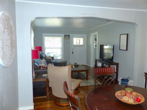 Tiny photo for 1408 Bridge St, Brady, TX 76825 (MLS # 21101359)