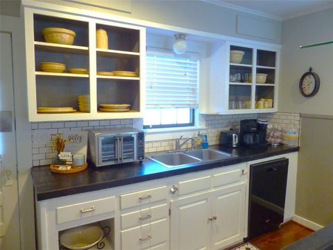 Tiny photo for 1408 Bridge St, Brady, TX 76825 (MLS # 21101359)