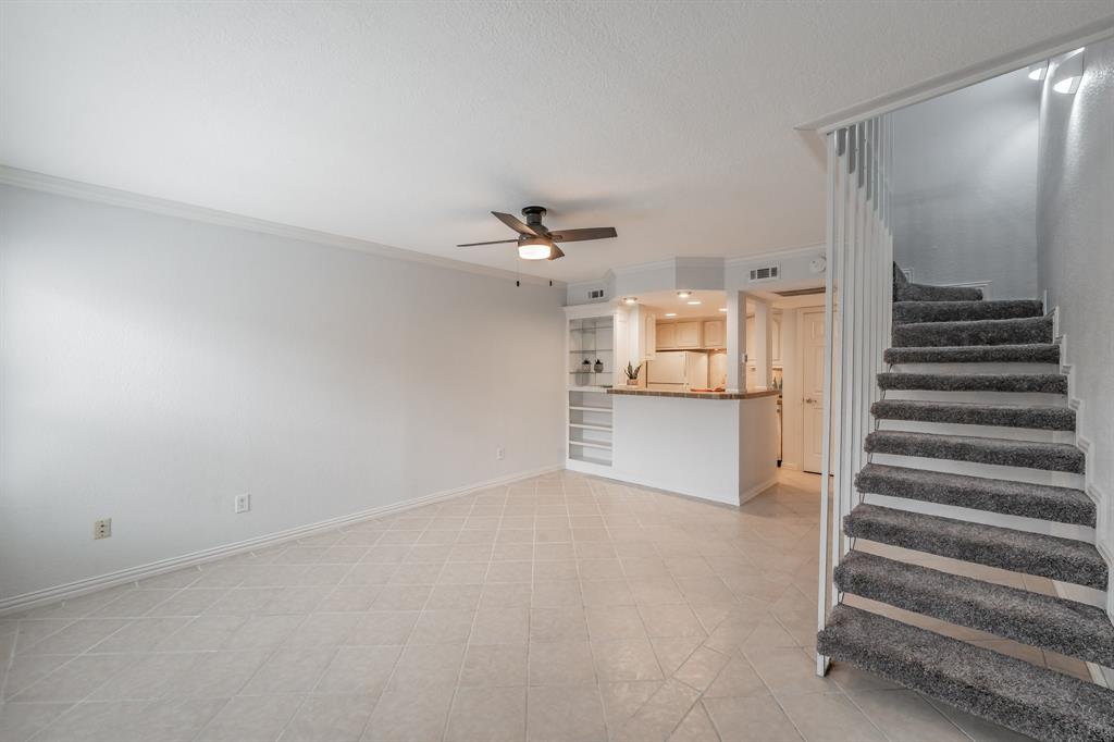 3825 Gilbert Avenue 204