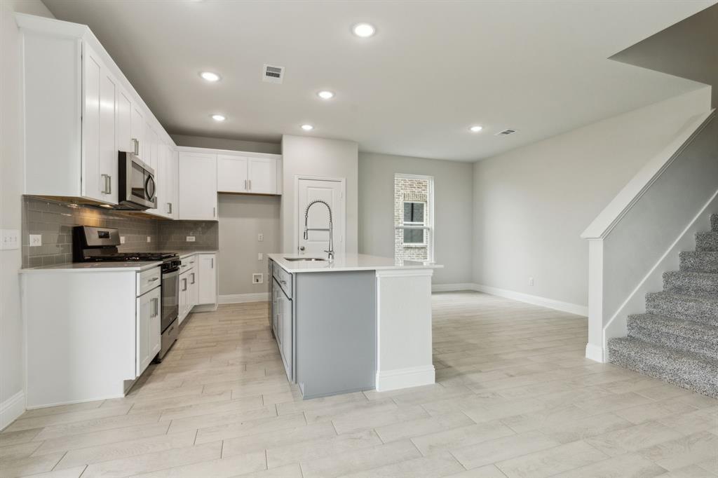 1216 Sydney Lane