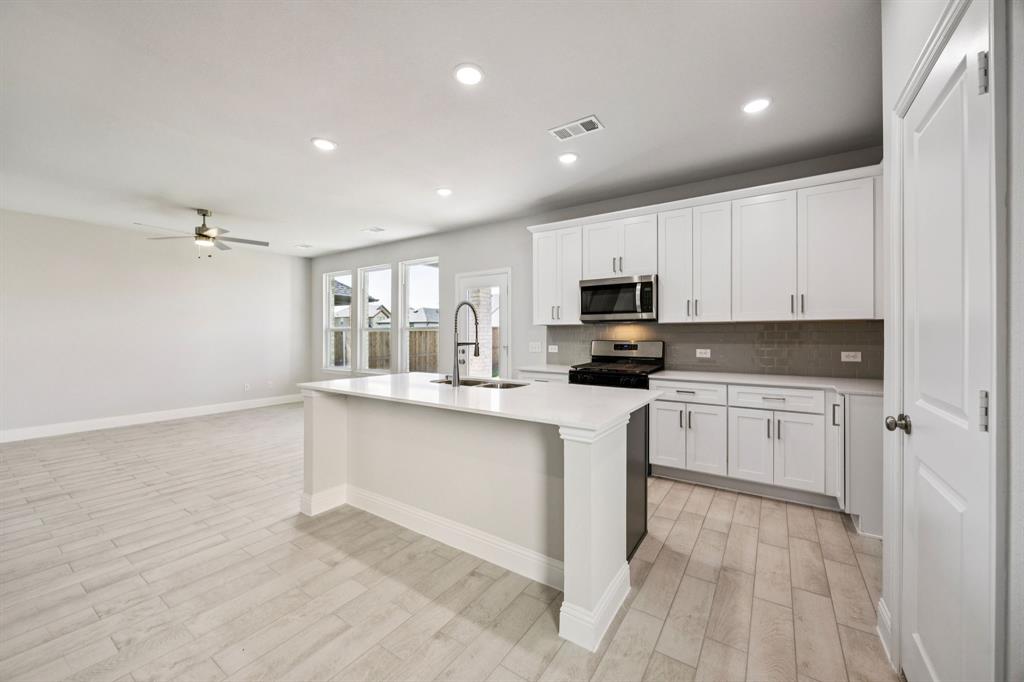 1216 Sydney Lane