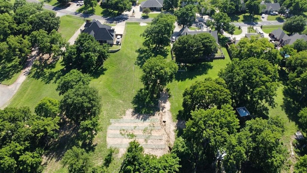 8820 Ravenswood Road