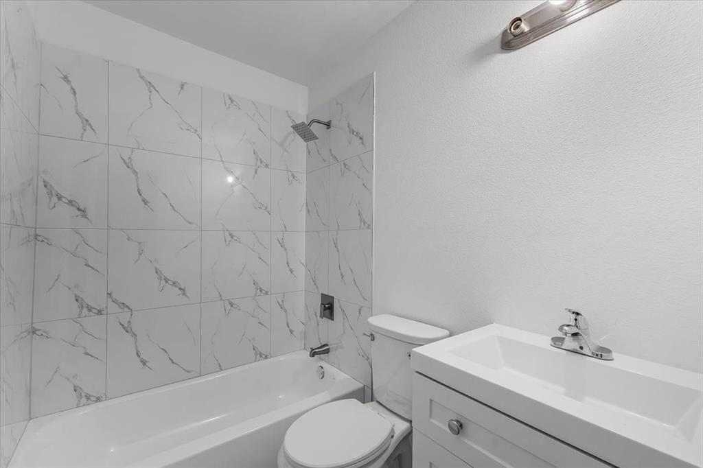 4504 Highland Lake Drive