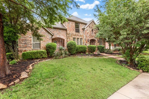 Photo of 904 Crestmoor Drive, Allen, TX 75013 (MLS # 21323496)