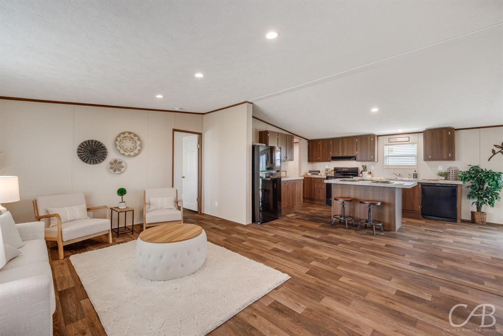 4275 Private Road 4284