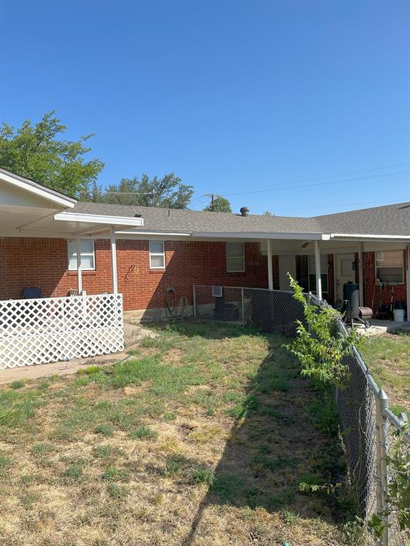 639 NW Renfro Street