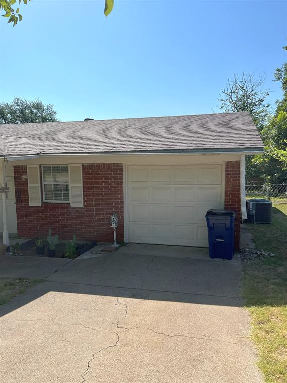 639 NW Renfro Street