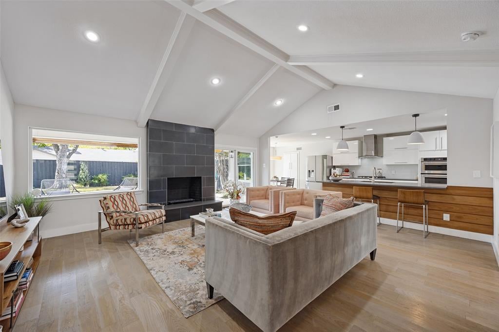 6834 Quarterway Drive