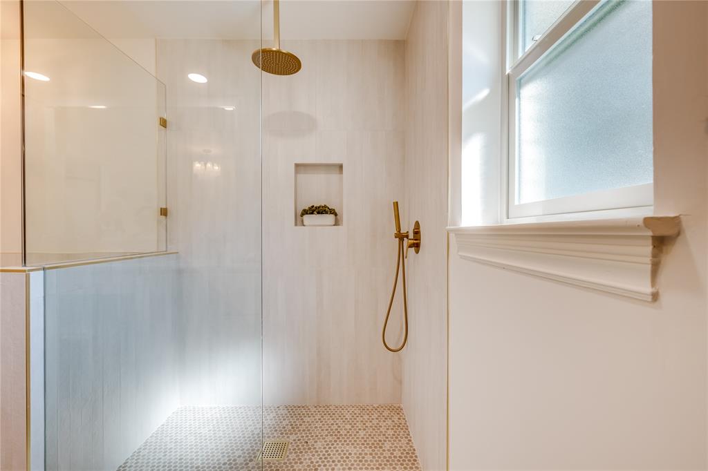 Ridglea Country Club Estate - Residential