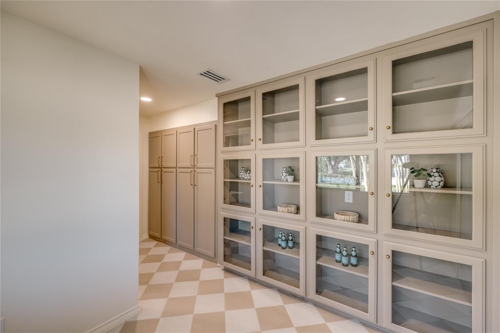 Ridglea Country Club Estate - Residential